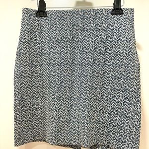 Loft size 6 pull on skirt